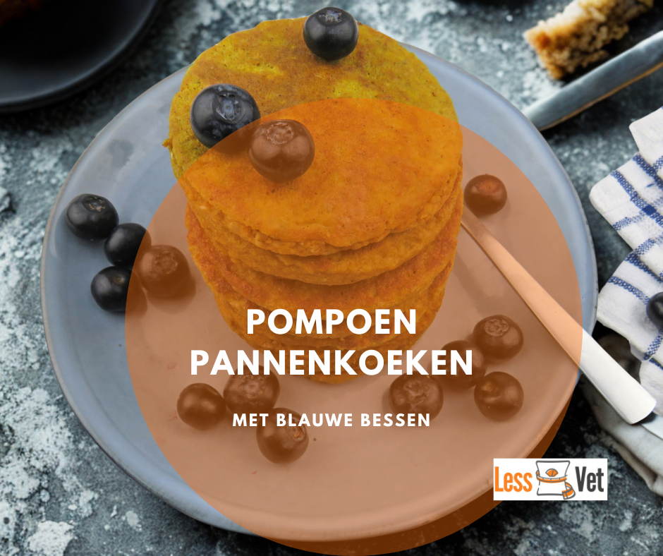 Pompoen pannenkoeken met blauwe bessen